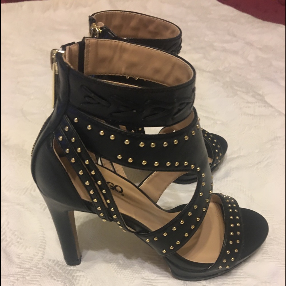 Shoes - Picture 3 of 4